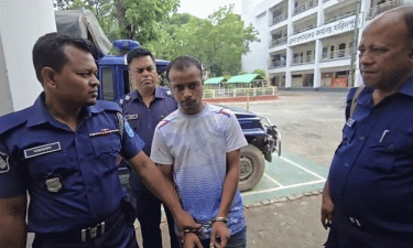 বিআরটিএ অফিসে চাঁদা দাবির অভিযোগ, বৈষম্যবিরোধী নেতা আটক