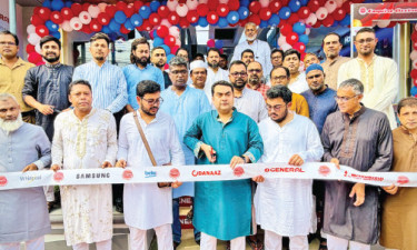 শোরুম উদ্বোধন করেছে এসকোয়্যার ইলেকট্রনিকস