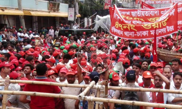 নয়াপল্টনে বিএনপির সমাবেশ শুরু, নেতাকর্মীদের ঢল