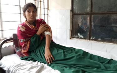 ভালুকায় এসএসসি পরীক্ষার্থীকে ছুরিকাঘাত