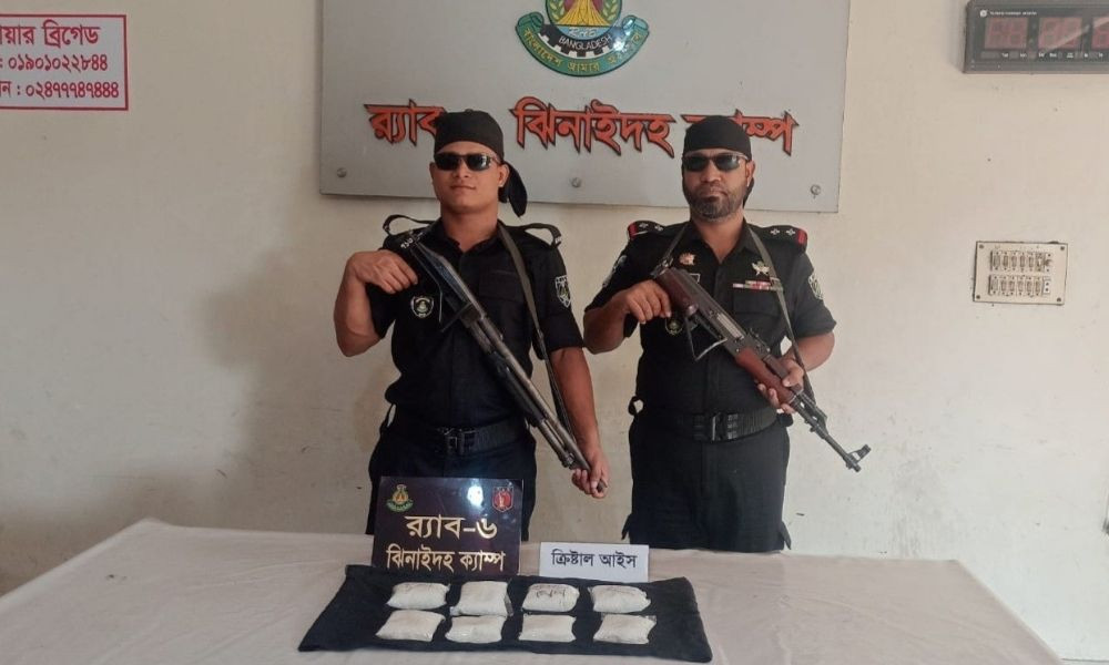 যাত্রীবাহী বাসে মিলল সাড়ে ৭ কোটি টাকার ক্রিস্টাল আইস