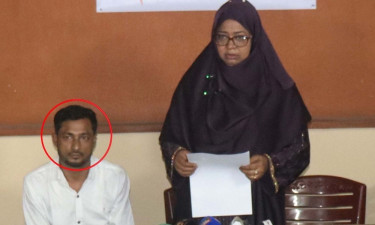 মাদক ব্যবসা ছেড়ে স্বাভাবিক জীবনে ফেরার ঘোষণায় যুবকের সংবাদ সম্মেলন