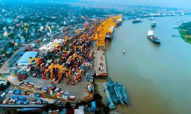 বহির্নোঙরে দুই জাহাজের সংঘর্ষ, পণ্য খালাস নিয়ে অনিশ্চয়তা