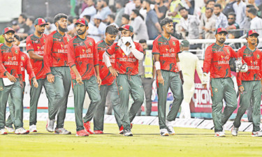 ব্যাটিং ব্যর্থতায় হার বাংলাদেশের