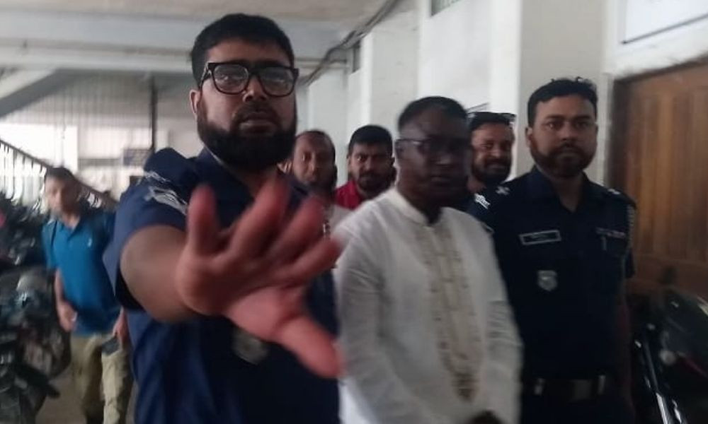 মুক্ত গণমাধ্যম দিবসে নারায়ণগঞ্জ কোর্ট এলাকায় উত্তেজনা