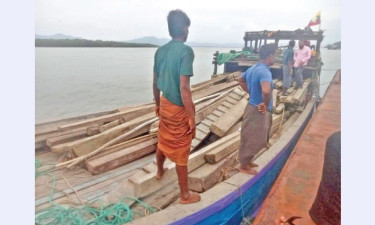 ১৫ মাস পর টেকনাফ বন্দরে বাণিজ্যে গতি