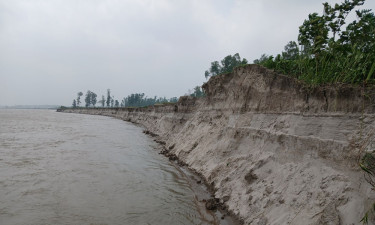 নদ-নদী গিলছে বসতভিটা-কৃষিজমি