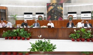 ইলেকট্রিক বাস ও ট্রাক আমদানিতে শুল্ক ছাড়ের সিদ্ধান্ত