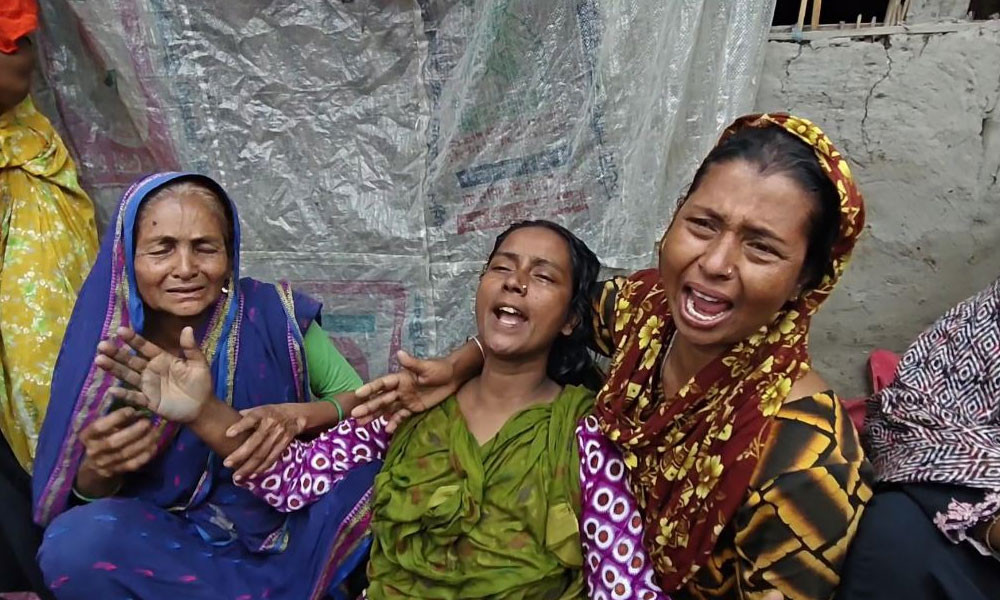 নিজের ঘরে মিলল মাছ ব্যবসায়ীর গলা কাটা মরদেহ