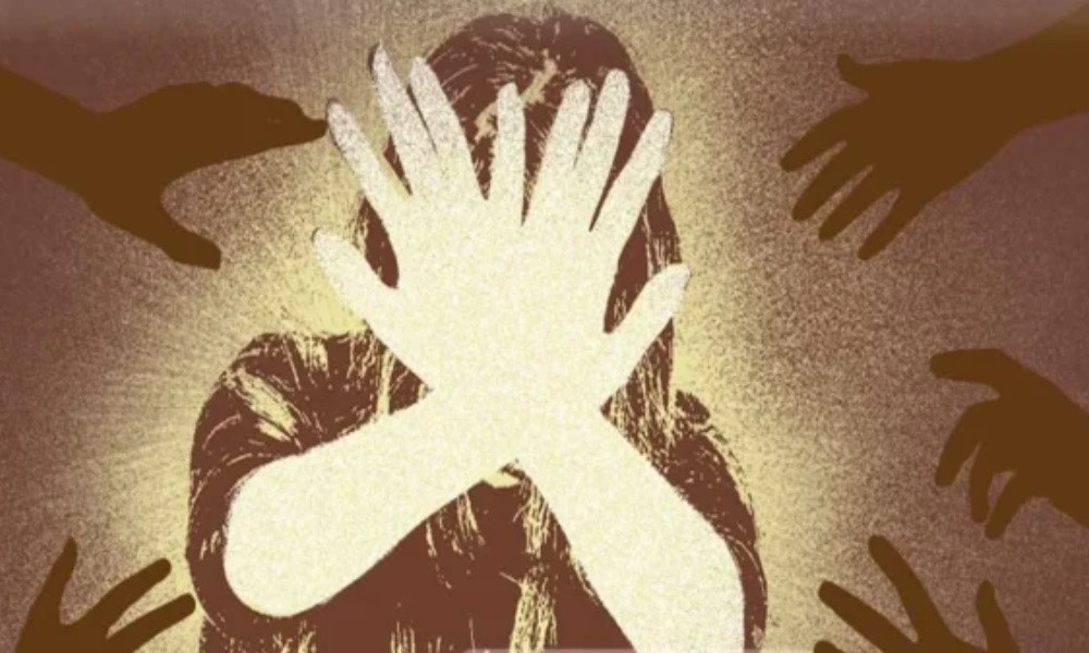 ফোন করে ভাইকে হুমকি ‘লাশ ফেলে দেব’, তালা ভেঙে বোনকে উদ্ধার