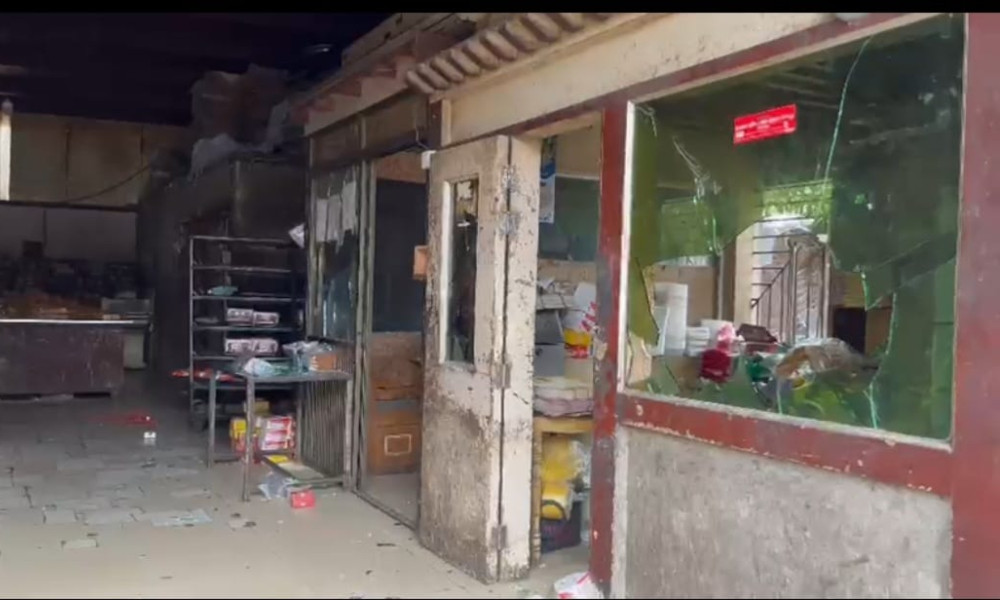 চাঁদা না পেয়ে ফুডল্যান্ড কারখানায় হামলা-ভাঙচুর ও লুটপাট, আহত ৫