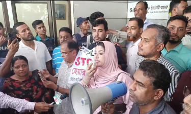 চট্টগ্রামে দ্বিতীয় দিনেও ৫ ব্যাংকে তালা দিল আমানতকারীরা