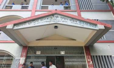 সালথায় প্রধান শিক্ষকের বিরুদ্ধে অনিয়মের অভিযোগ, শিক্ষার্থীদের ক্লাস বর্জন