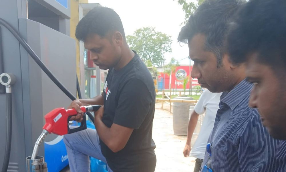 বোচাগঞ্জে ওজনে কম দেওয়ায় ফিলিং স্টেশনকে ২০ হাজার টাকা জরিমানা