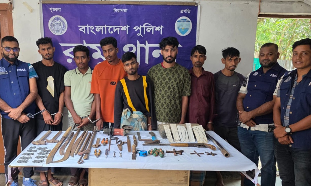 রামুতে ডাকাতির প্রস্তুতিকালে অস্ত্র-গোলাবারুদসহ ৭ ডাকাত গ্রেপ্তার
