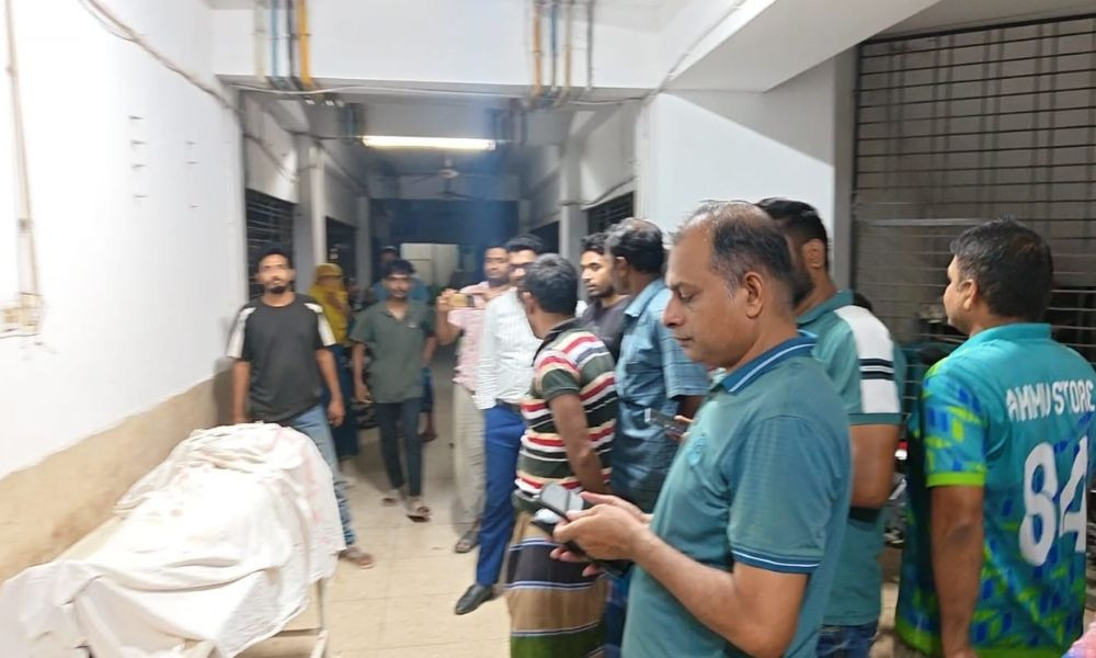 মেহেরপুরে স্ত্রীর সামনেই স্বামীকে কুপিয়ে হত্যা