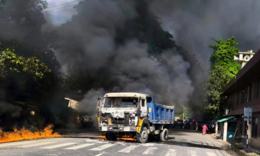 রাজশাহীতে ড্রাম্প ট্রাকের চাপায় পথচারী নিহতের ঘটনায় অগ্নিসংযোগ ও ভাঙচুর