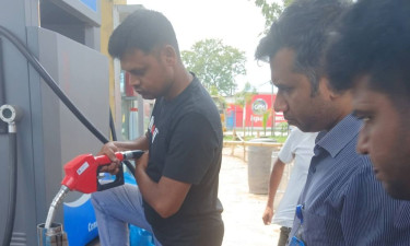 বোচাগঞ্জে ওজনে কম দেওয়ায় ফিলিং স্টেশনকে ২০ হাজার টাকা জরিমানা