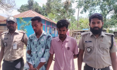 ৪২২ পিস ইয়াবাসহ দুই মাদক বিক্রেতা আটক
