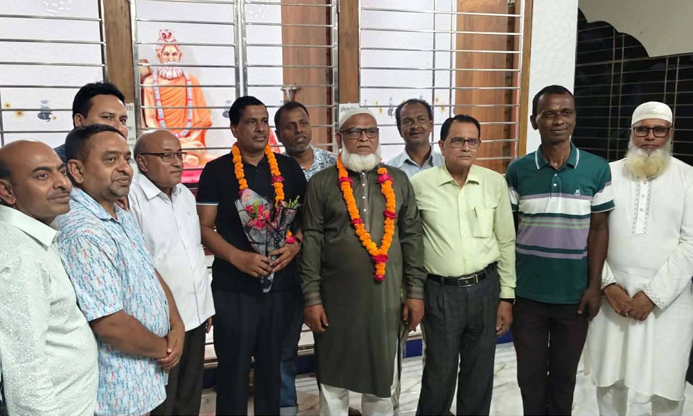 সম্প্রীতি যেখানে অবিচল