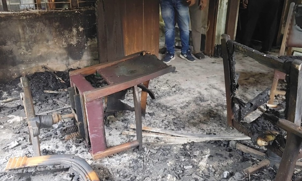 চৌদ্দগ্রামে ভাইয়ের ঘরে আগুন লাগানোর অভিযোগ