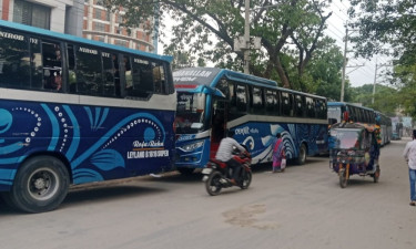 সাভারে কলেজছাত্রকে পিটিয়ে আহত, ১১ সেলফী বাস আটক