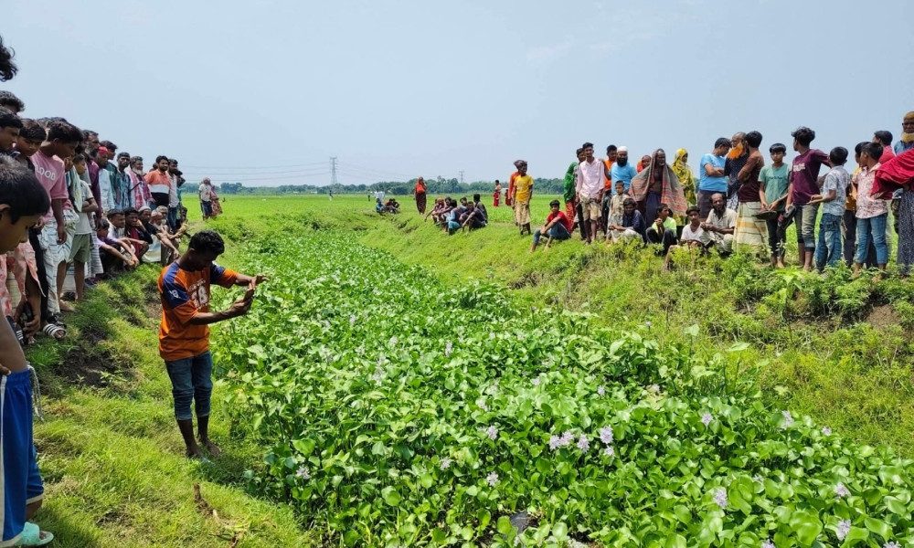 পাবনায় খাল থেকে অজ্ঞাত ব্যক্তির মরদেহ উদ্ধার