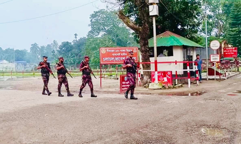 অনুপ্রবেশ ঠেকাতে হিলি সীমান্তে সতর্কতা