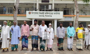 ইটভাটা বন্ধে কৃষকদের মানববন্ধন, ক্ষতিপূরণ দাবি