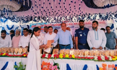 কেন্দুয়ায় কৃতি শিক্ষার্থীদের সংবর্ধনা ও বৃত্তি প্রদান