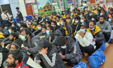 লিবিয়া থেকে দেশে ফিরলেন ১৭৪ বাংলাদেশি