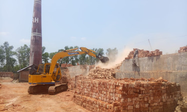 কুড়িগ্রামে ৪টি অবৈধ ইটভাটায় ২৫ লাখ টাকা জরিমানা, কার্যক্রম বন্ধের নির্দেশ