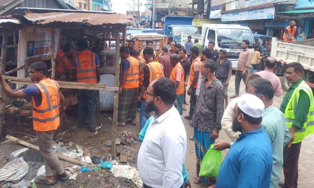 চুনারুঘাট পৌর শহরে শতাধিক অবৈধ স্থাপনা উচ্ছেদ
