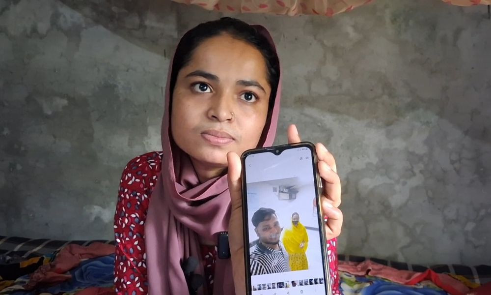 টিকটকে প্রেম :  এখন বিয়ের দাবিতে প্রেমিকের বাড়িতে প্রেমিকা