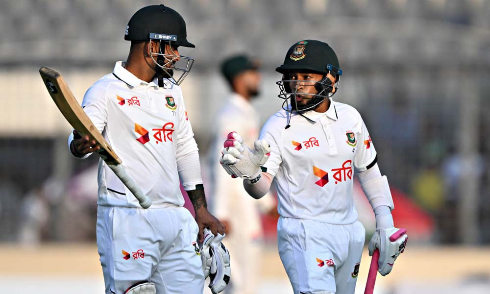 শান্তর সেঞ্চুরি, মমিনুলের আক্ষেপেও প্রথম দিনটা বাংলাদেশের
