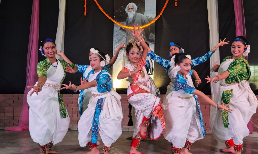 বগুড়ায় আমরা ক'জন শিল্পীগোষ্ঠীর ‘জন্মের প্রথম শুভক্ষণ’