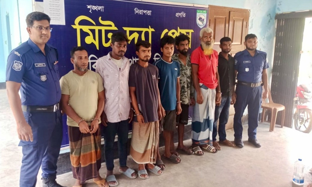 দিনাজপুরে পুলিশের বিশেষ অভিযানে ইয়াবাসহ বিভিন্ন মামলায় ৭ জন গ্রেপ্তার