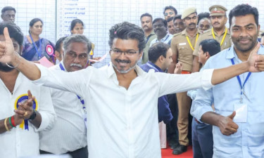 মুখ্যমন্ত্রী হচ্ছেন বিজয়, জোটসঙ্গীদের সামলালেন কিভাবে?