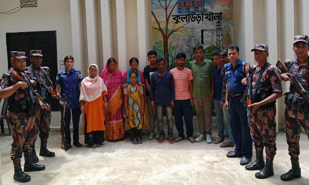মৌলভীবাজার সীমান্তে ঠেলে পাঠানো ১০ জনকে পরিবারের কাছে হস্তান্তর
