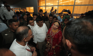 কর্মসূচি সংক্ষিপ্ত করে নবদম্পতির সঙ্গে সৌজন্য সাক্ষাৎ তারেক রহমানের