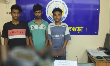 মোটরসাইকেলযোগে গাঁজা পাচারকালে গ্রেপ্তার ৩