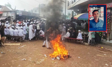 কুমিল্লায় মাদরাসাছাত্রীকে ধর্ষণচেষ্টা, টায়ার জ্বালিয়ে সড়ক অবরোধ