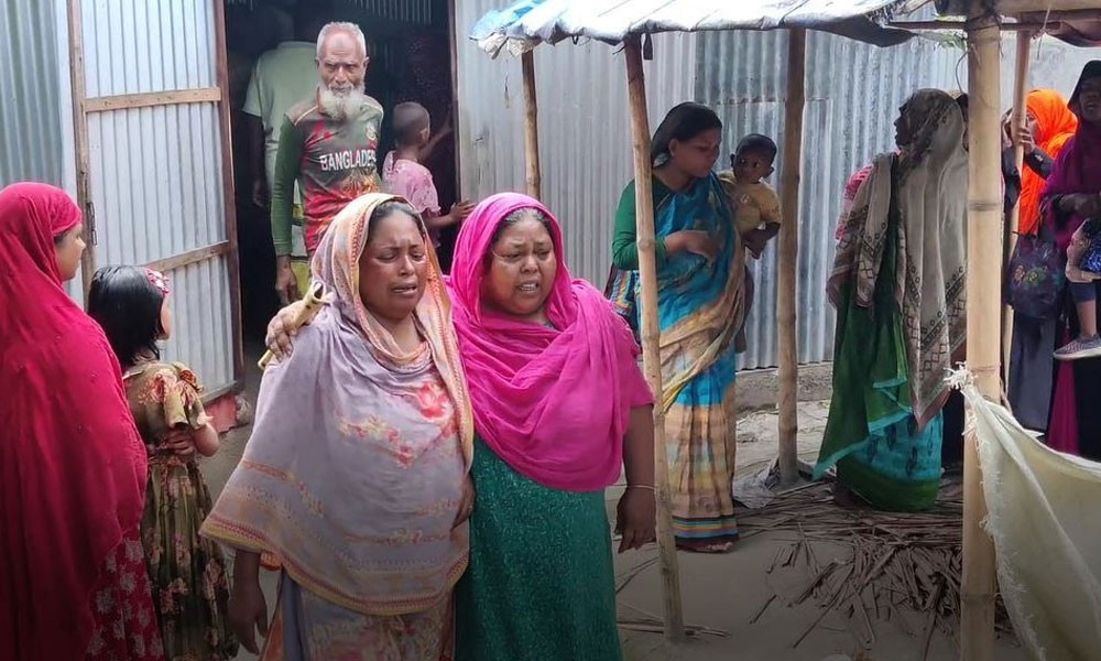 সিরাজগঞ্জে সিঁধ কেটে ঘরে ঢুকে বৃদ্ধকে কুপিয়ে হত্যা
