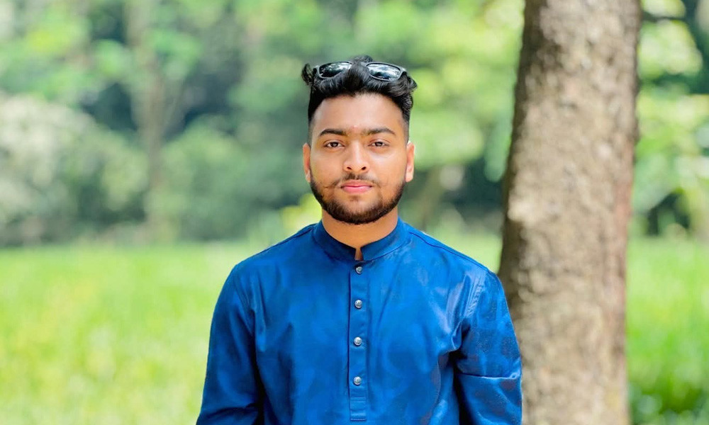 টর্চ জ্বালিয়ে জামায়াত কর্মীকে গুলি