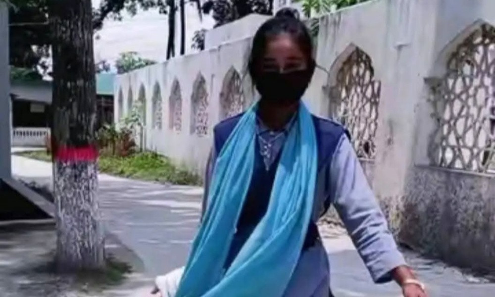 জামালপুরে স্কুল ড্রেসে মডেল মসজিদে টিকটক, ছাত্রীকে বহিষ্কার