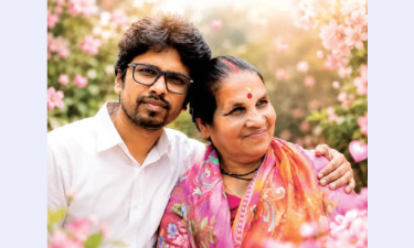 এই নে তোর টাকা
