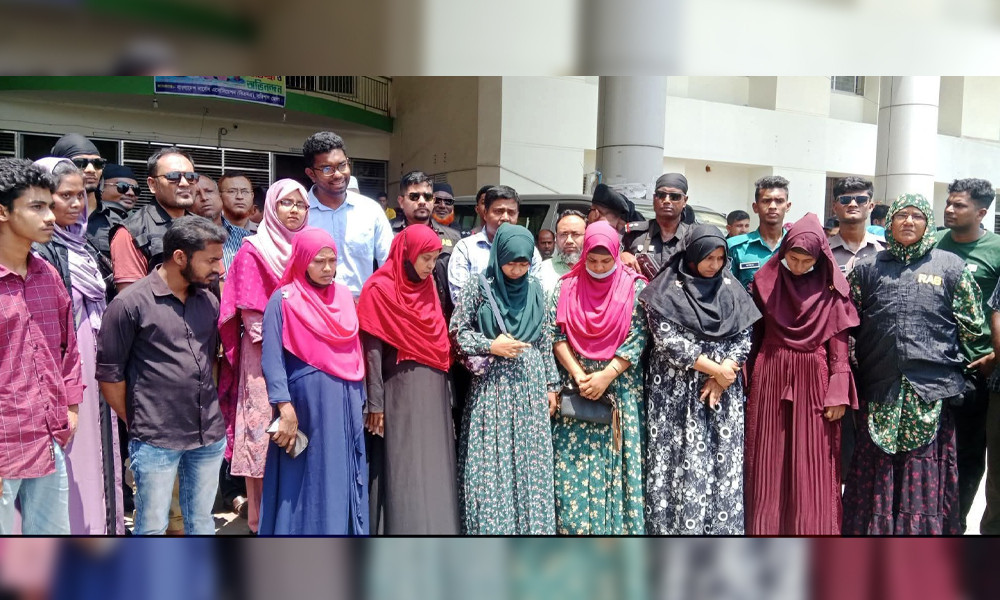 শেবাচিম হাসপাতালে নারীসহ ৮ দালাল আটক