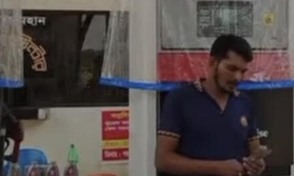 দামুড়হুদায় পরিমাপে কম জ্বালানি দেওয়ায় পাম্প মালিককে জরিমানা