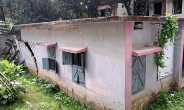 আদমদীঘির গুরুত্বপূর্ণ ৬ দপ্তরে নেই প্রধান কর্মকর্তা, ঝুঁকিপূর্ণ ৩ ভবন