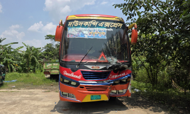 ফেনীতে মোটরসাইকেলে বাসের ধাক্কায় বাবা-ছেলে নিহত